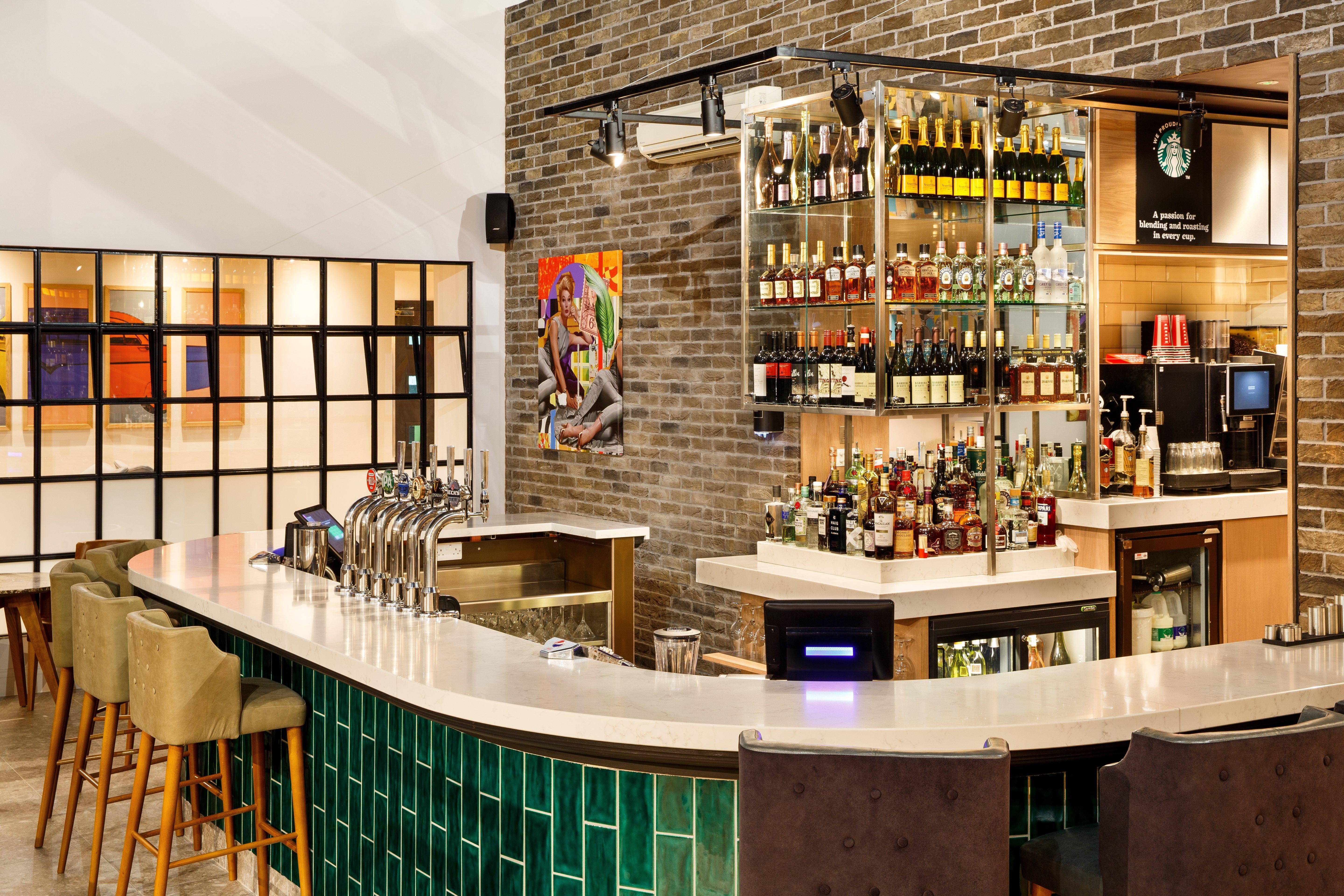 Holiday Inn Brentwood By Ihg Bagian luar foto