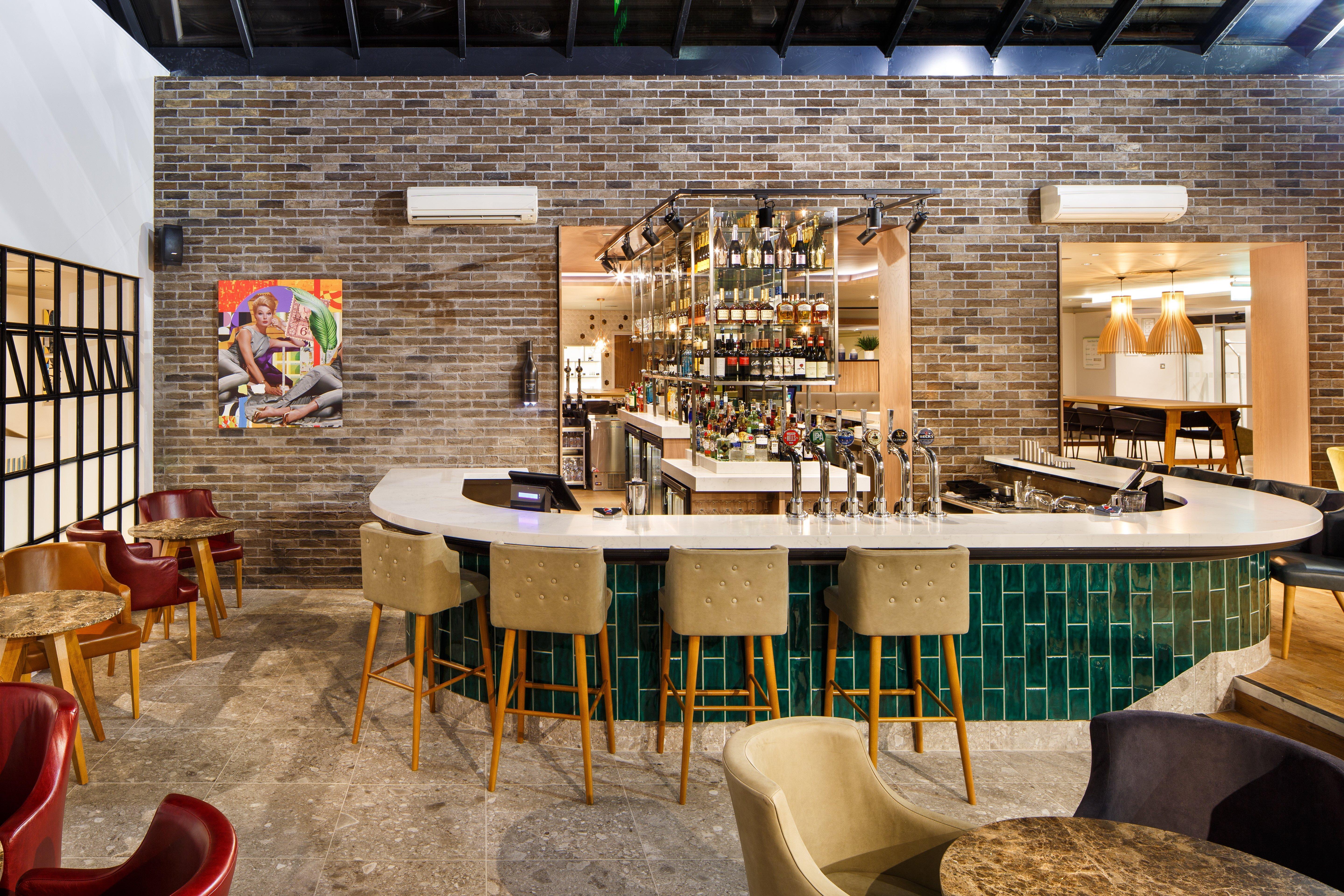 Holiday Inn Brentwood By Ihg Bagian luar foto