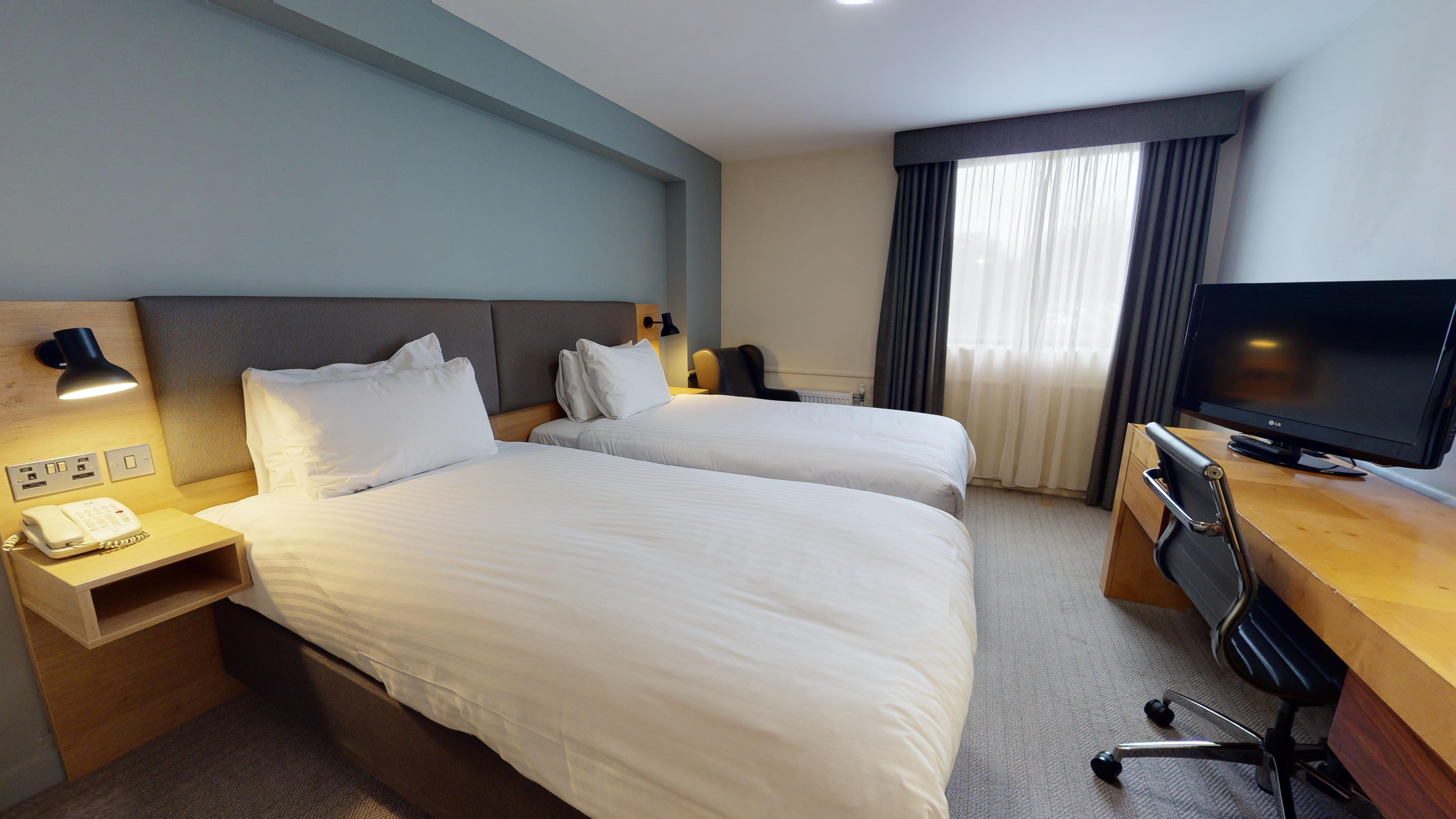 Holiday Inn Brentwood By Ihg Bagian luar foto
