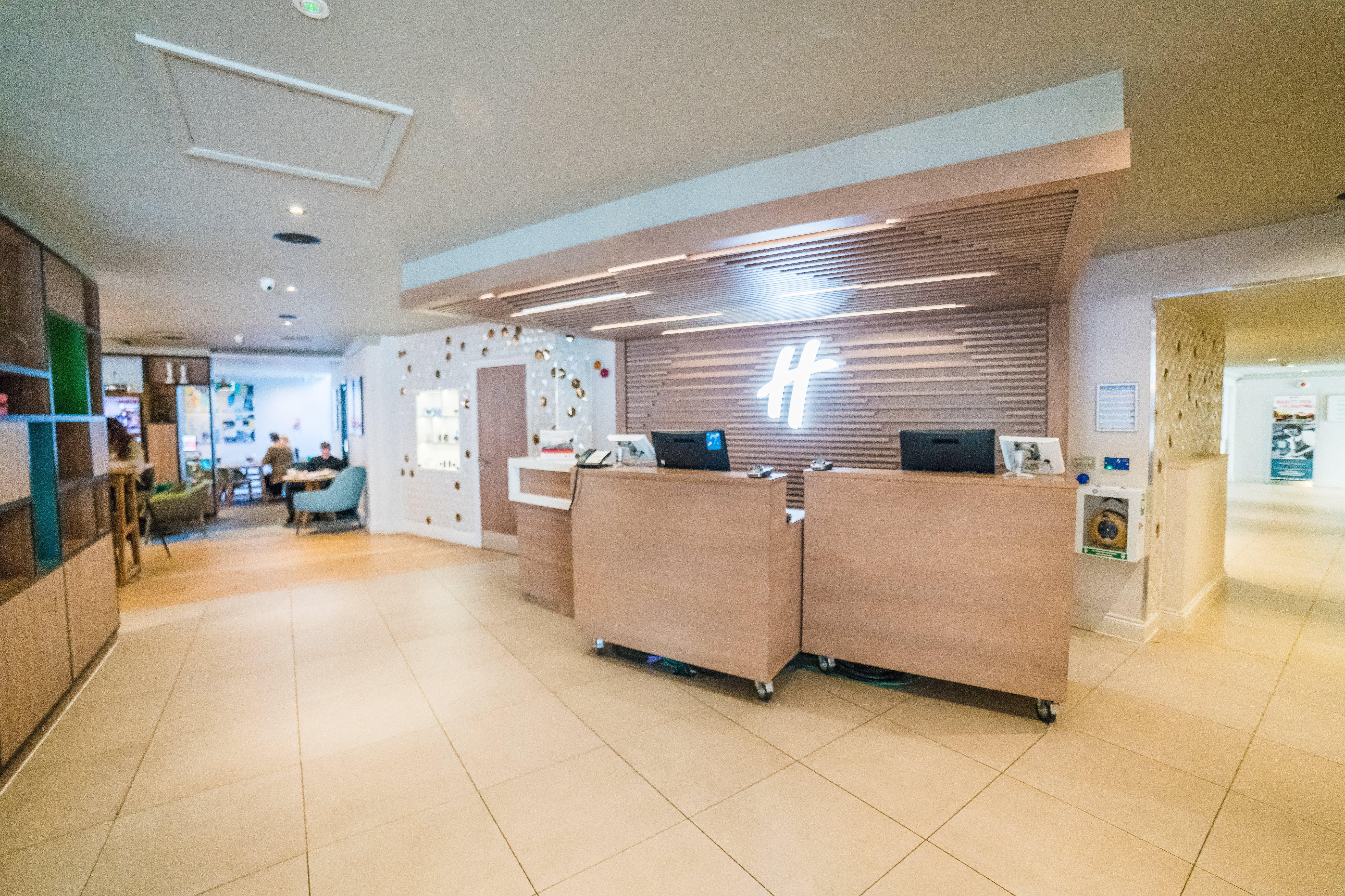 Holiday Inn Brentwood By Ihg Bagian luar foto