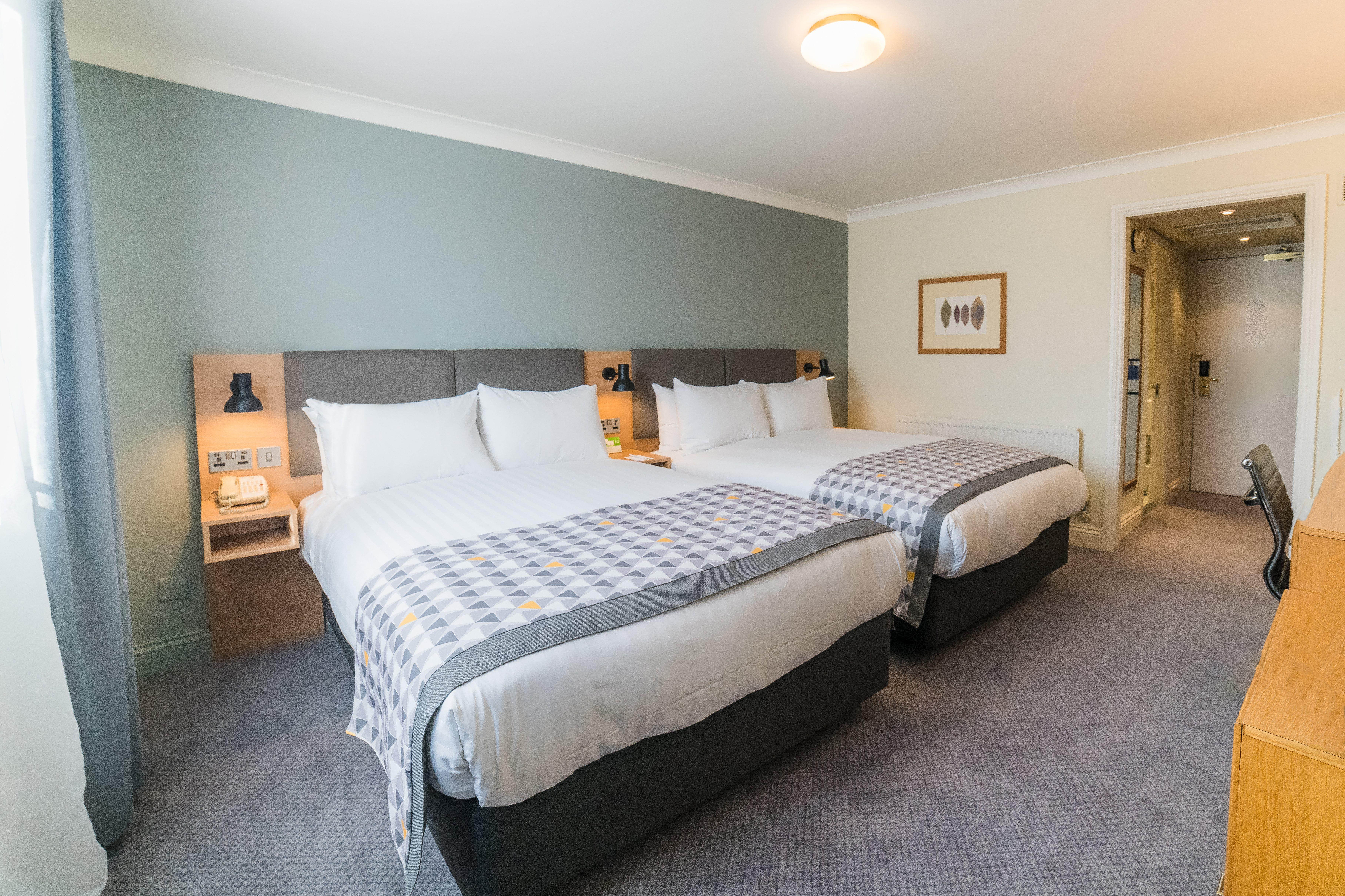 Holiday Inn Brentwood By Ihg Bagian luar foto