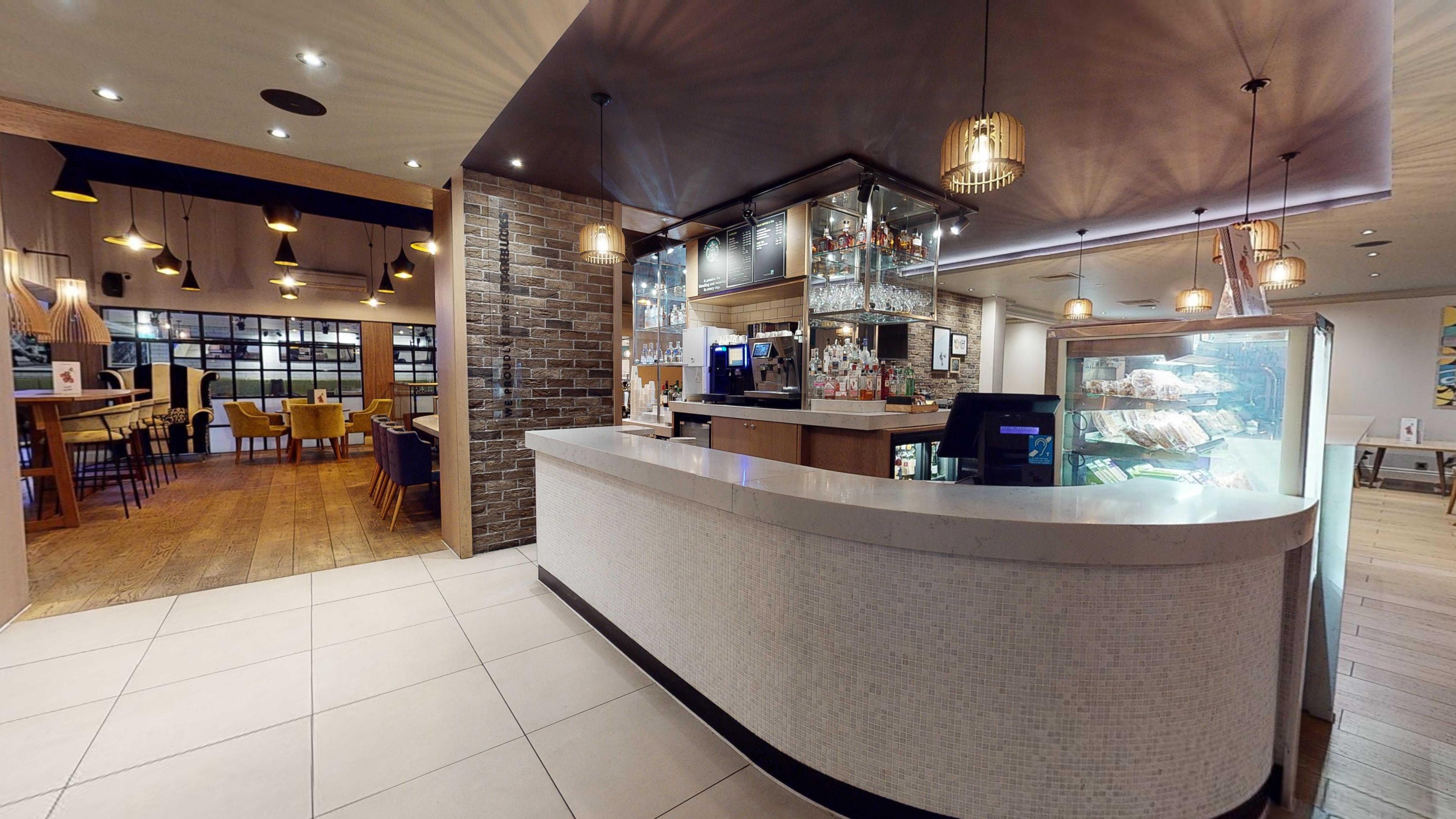 Holiday Inn Brentwood By Ihg Bagian luar foto