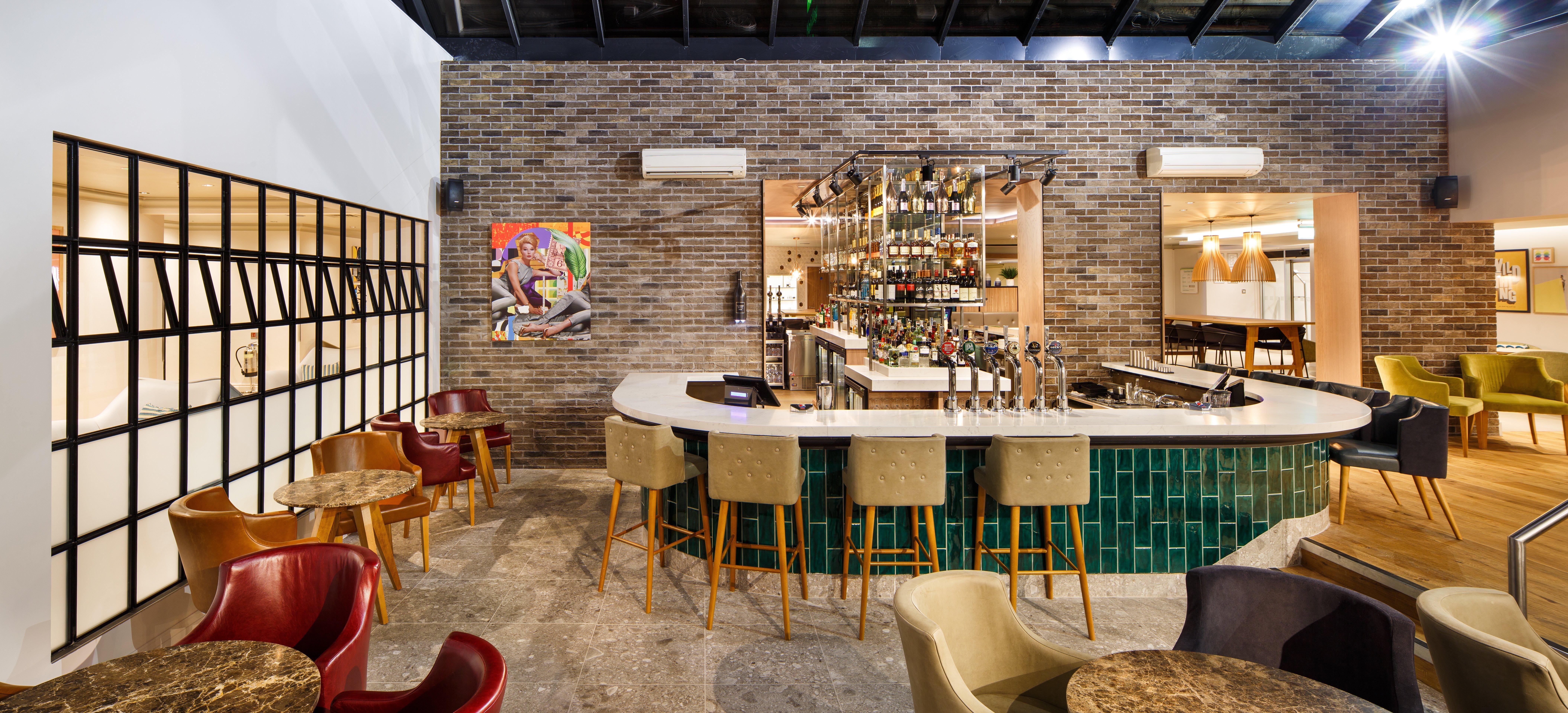 Holiday Inn Brentwood By Ihg Bagian luar foto