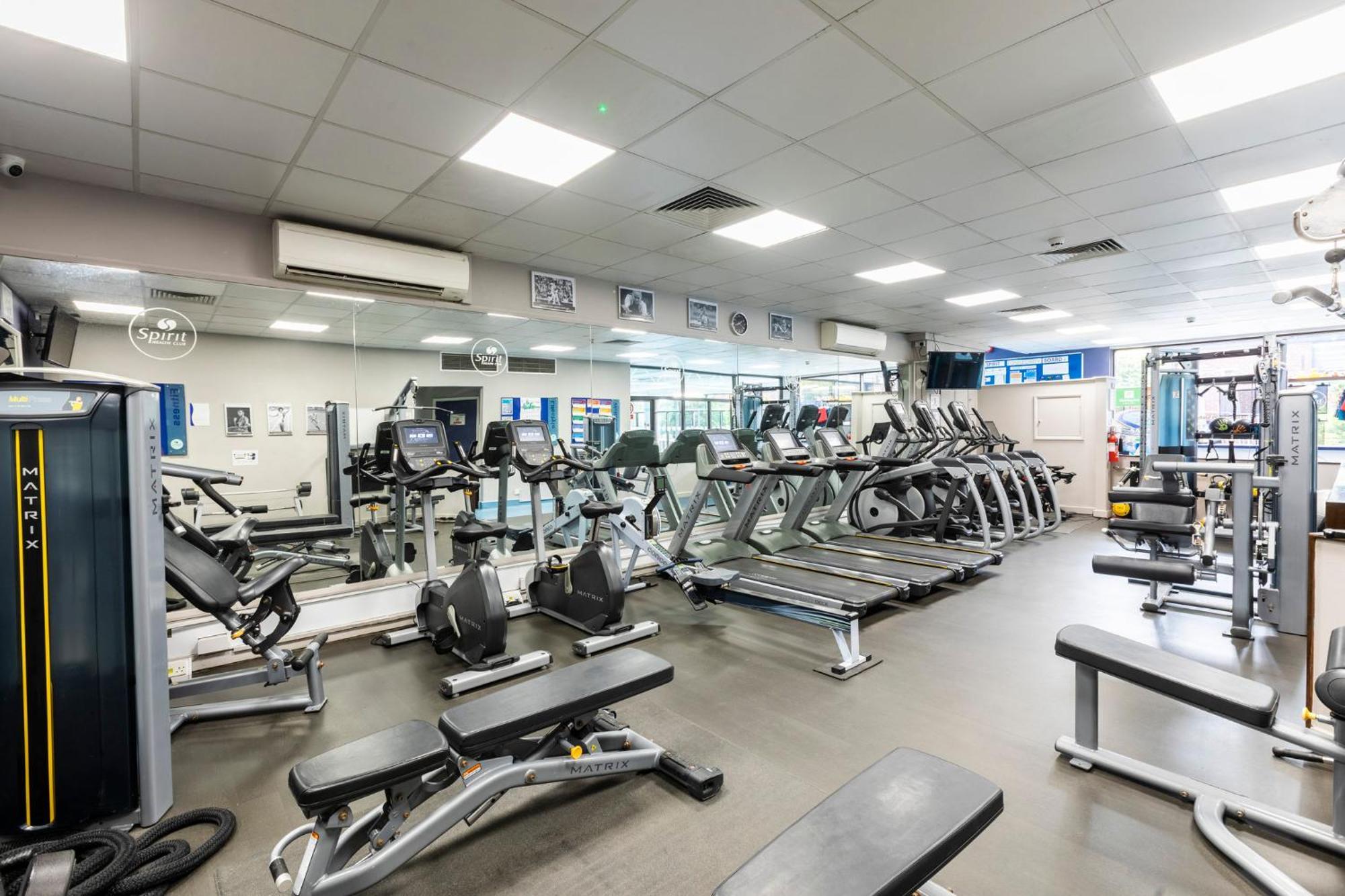 Holiday Inn Brentwood By Ihg Bagian luar foto