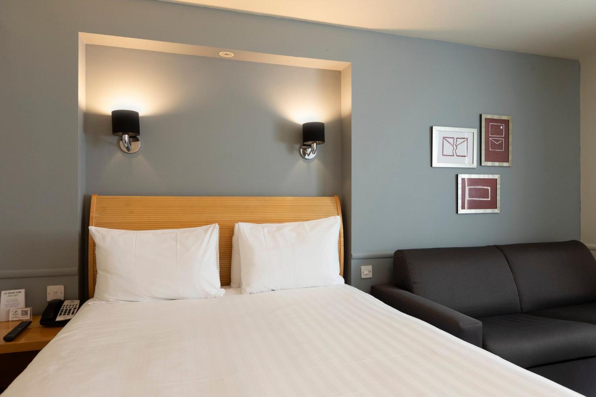 Holiday Inn Brentwood By Ihg Bagian luar foto