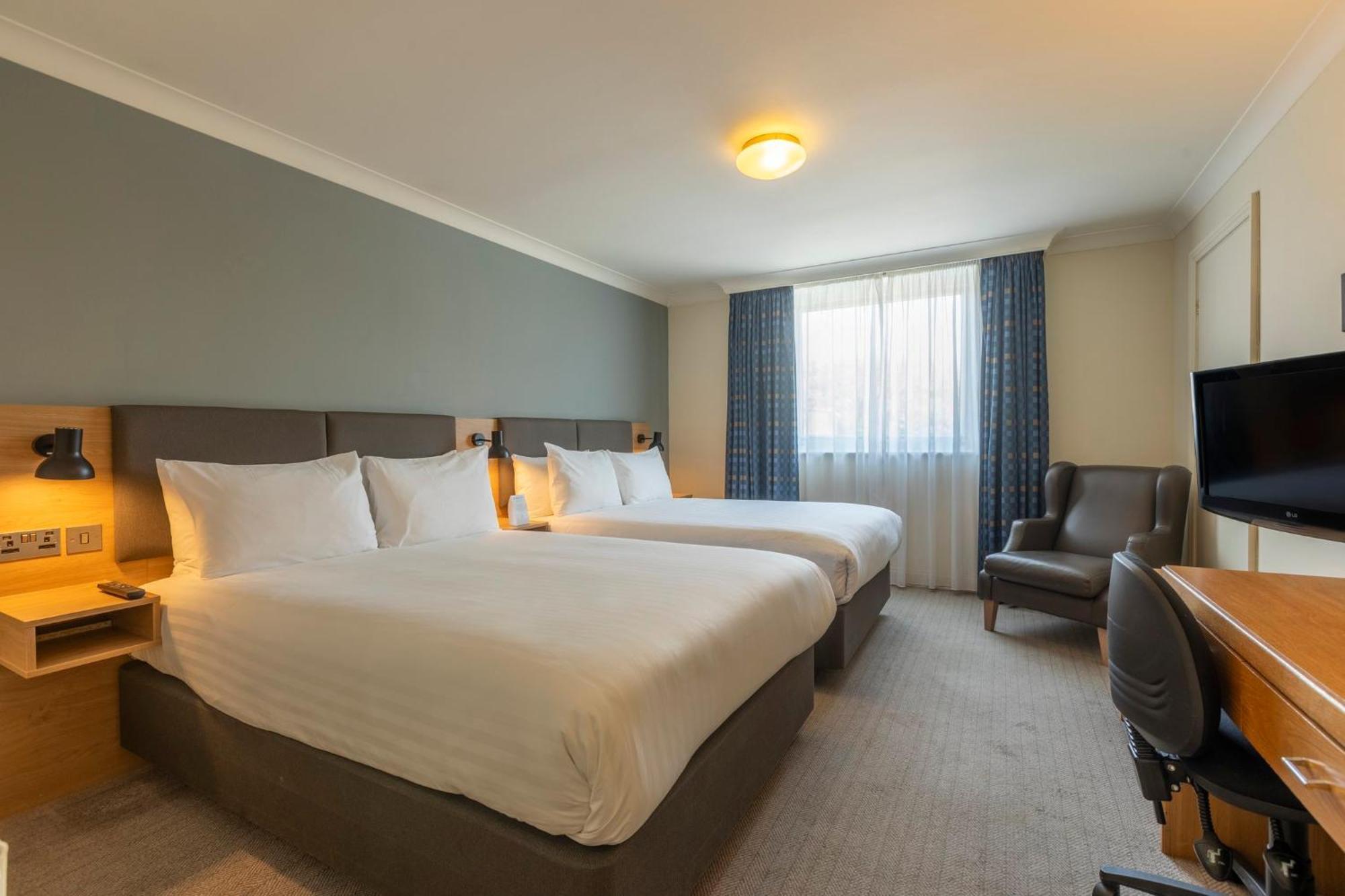 Holiday Inn Brentwood By Ihg Bagian luar foto