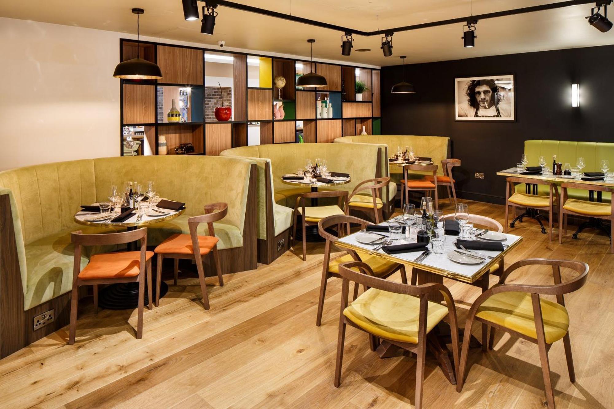 Holiday Inn Brentwood By Ihg Bagian luar foto