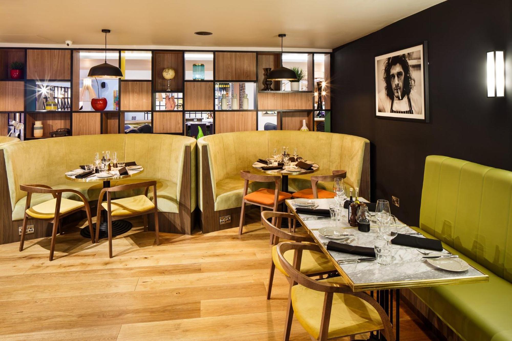 Holiday Inn Brentwood By Ihg Bagian luar foto