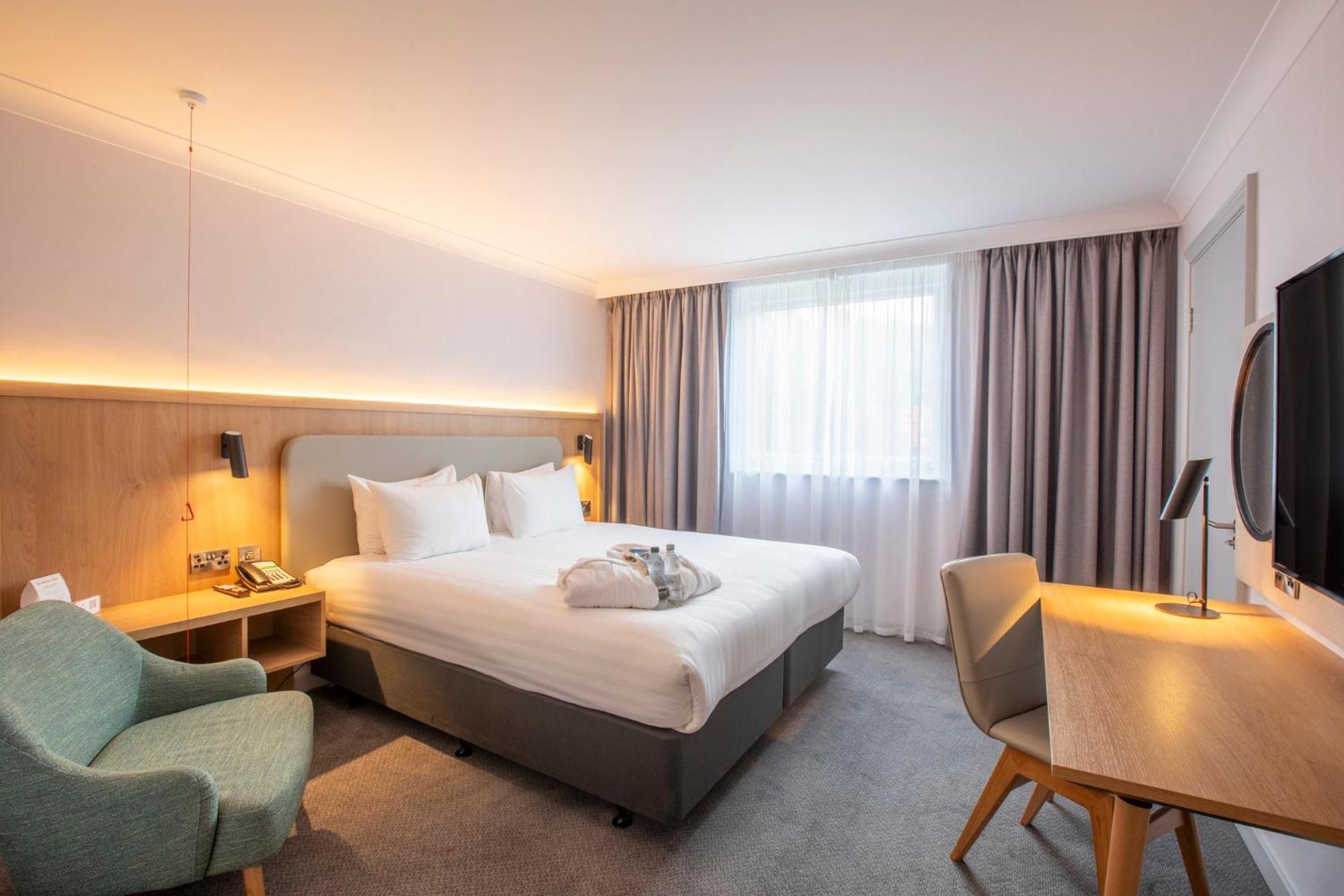 Holiday Inn Brentwood By Ihg Bagian luar foto