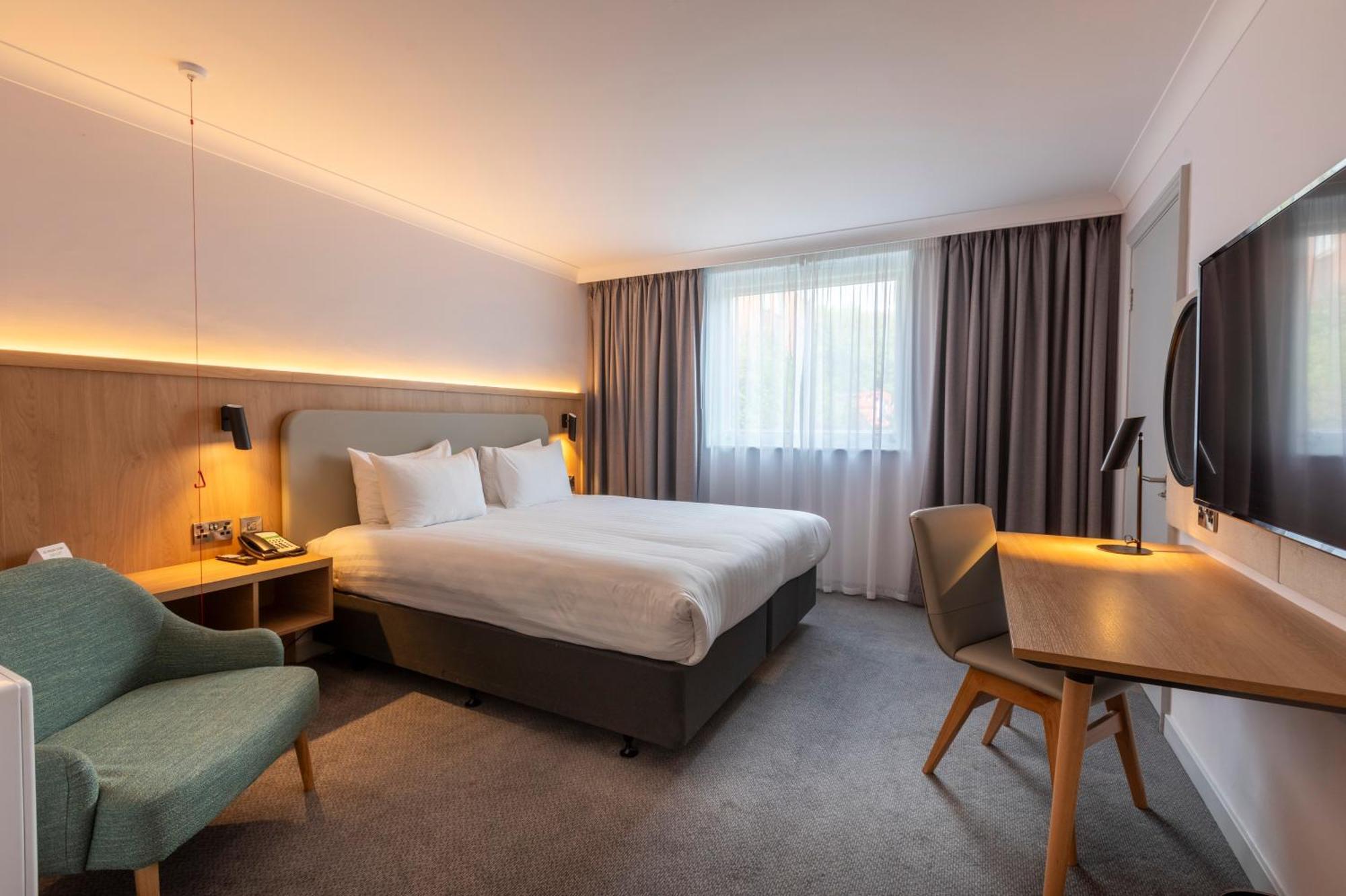 Holiday Inn Brentwood By Ihg Bagian luar foto