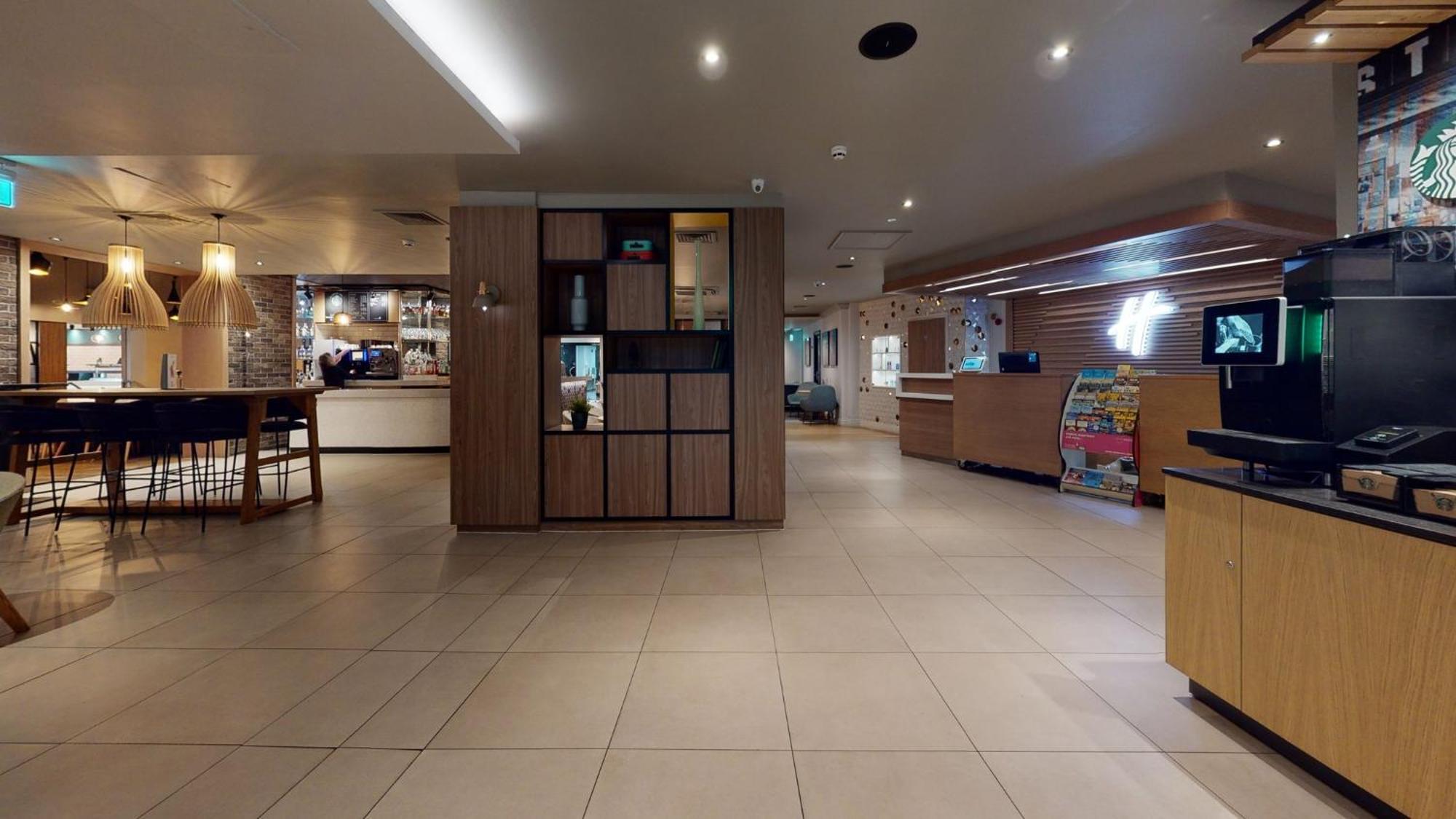 Holiday Inn Brentwood By Ihg Bagian luar foto