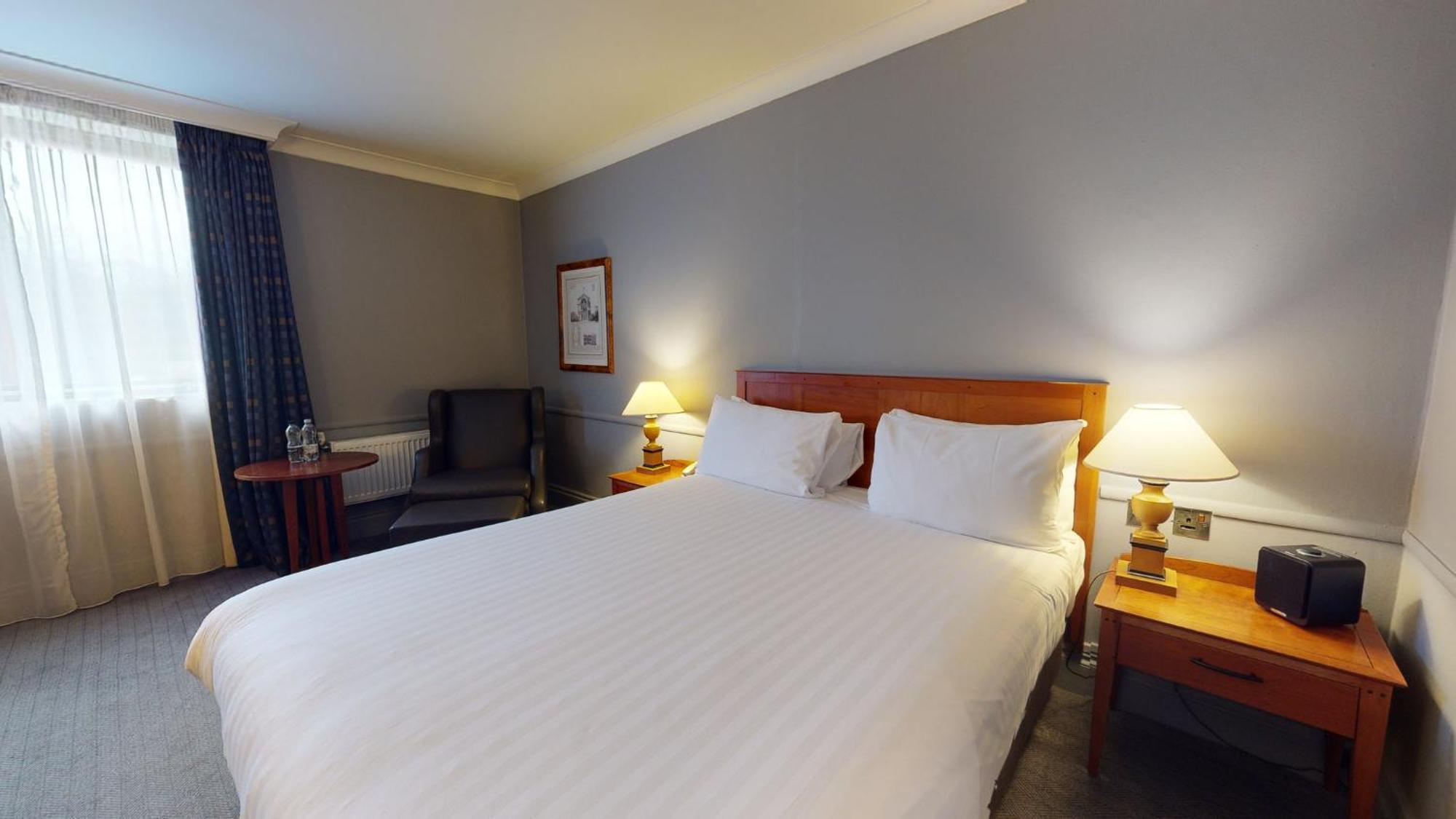 Holiday Inn Brentwood By Ihg Bagian luar foto