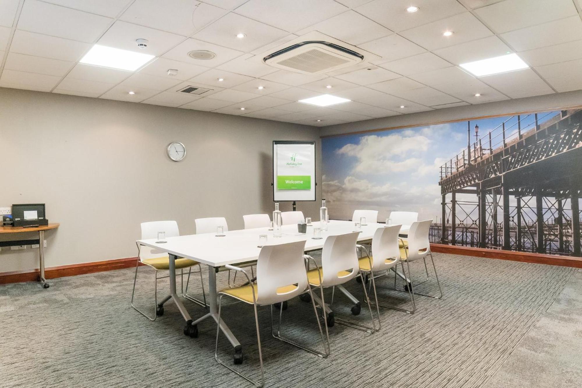 Holiday Inn Brentwood By Ihg Bagian luar foto