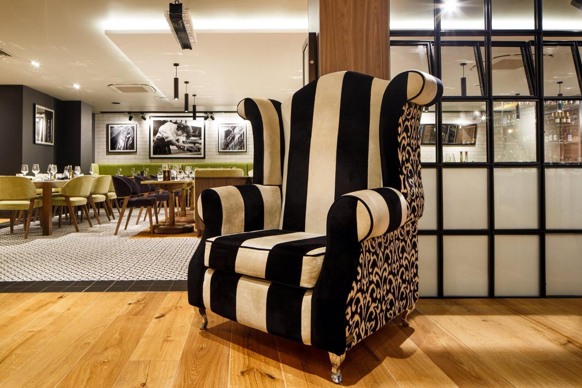 Holiday Inn Brentwood By Ihg Bagian luar foto
