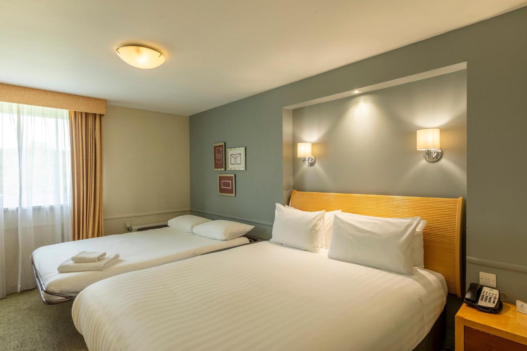 Holiday Inn Brentwood By Ihg Bagian luar foto