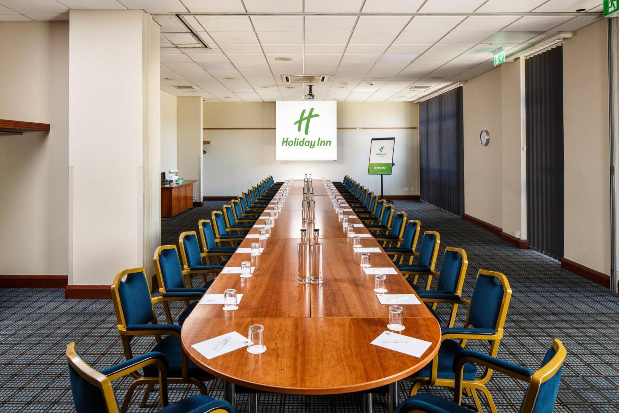 Holiday Inn Brentwood By Ihg Bagian luar foto