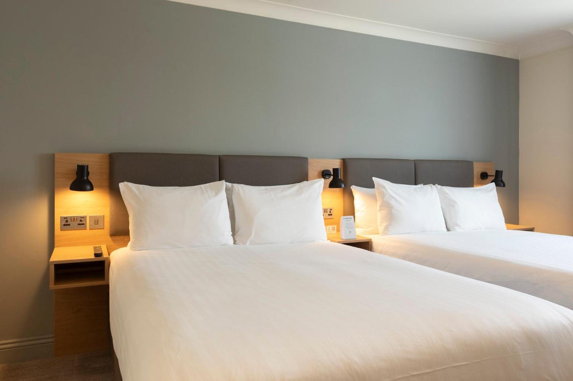 Holiday Inn Brentwood By Ihg Bagian luar foto
