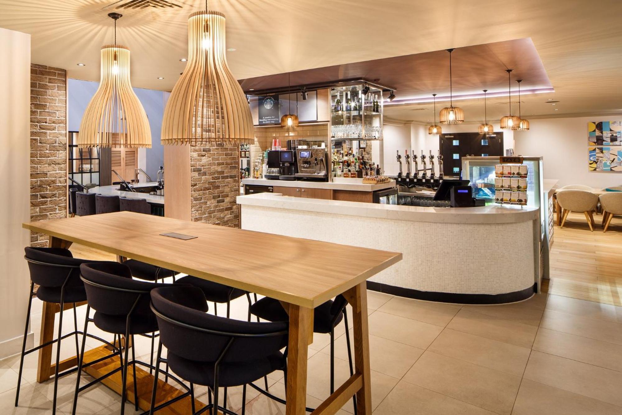 Holiday Inn Brentwood By Ihg Bagian luar foto
